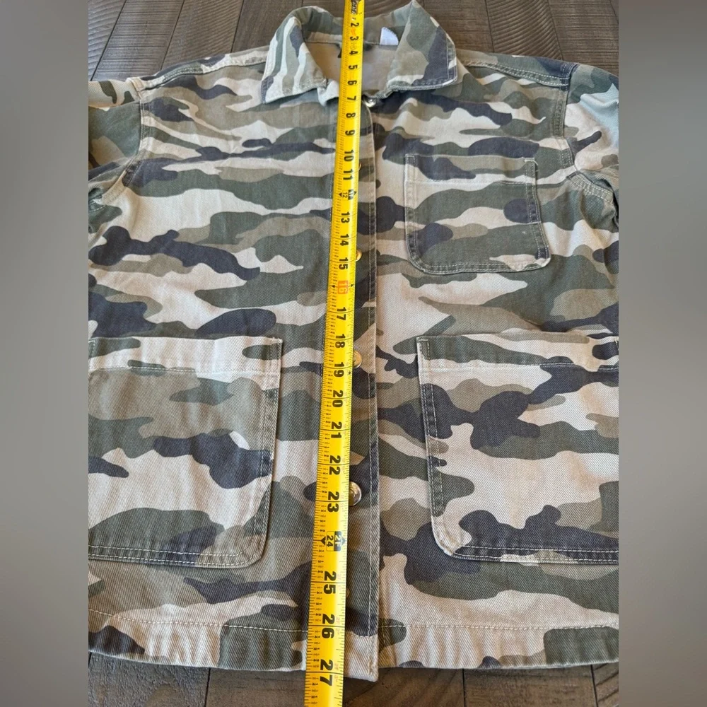 H&M - DIVIDED Camouflage Camo Lightweight Jacket Women’s Size Small